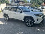 Toyota RAV4 2021 года за 20 500 000 тг. в Алматы