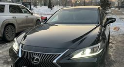 Lexus ES 250 2021 года за 21 800 000 тг. в Алматы – фото 2