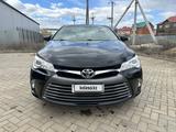 Toyota Camry 2016 года за 6 500 000 тг. в Уральск – фото 2