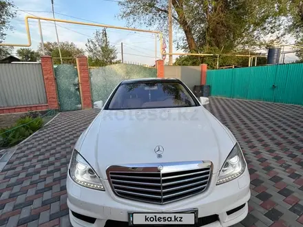 Mercedes-Benz S 550 2006 года за 7 300 000 тг. в Алматы – фото 11
