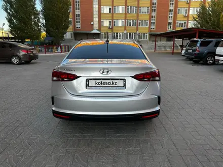 Hyundai Accent 2021 года за 7 800 000 тг. в Актобе – фото 6