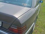 Mercedes-Benz E 200 1992 года за 1 100 000 тг. в Петропавловск – фото 5