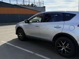 Toyota RAV4 2017 годаүшін10 200 000 тг. в Петропавловск – фото 3