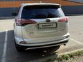 Toyota RAV4 2017 года за 10 200 000 тг. в Петропавловск – фото 4