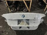 Крышка багажника на BMW E60 за 15 000 тг. в Алматы