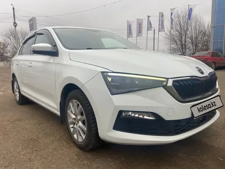 Skoda Rapid 2022 года за 6 900 000 тг. в Уральск – фото 2