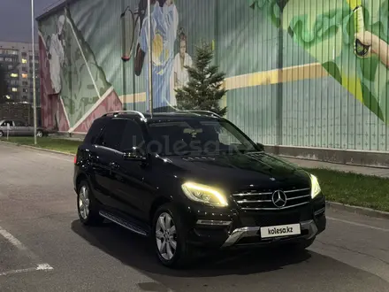 Mercedes-Benz ML 400 2014 года за 18 500 000 тг. в Алматы – фото 11