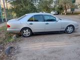 Mercedes-Benz E 230 1997 года за 1 650 000 тг. в Уральск – фото 3