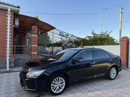 Toyota Camry 2015 года за 11 000 000 тг. в Атырау