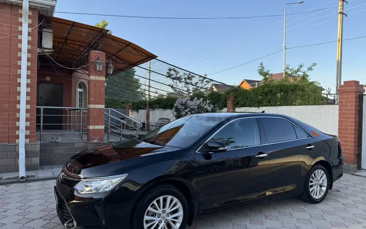 Toyota Camry 2015 года за 11 000 000 тг. в Атырау