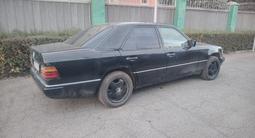 Mercedes-Benz E 300 1989 года за 900 000 тг. в Алматы – фото 3