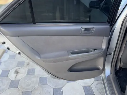 Toyota Camry 2004 года за 5 000 000 тг. в Актобе – фото 9