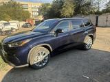 Toyota Highlander 2023 годаүшін28 000 000 тг. в Семей – фото 3