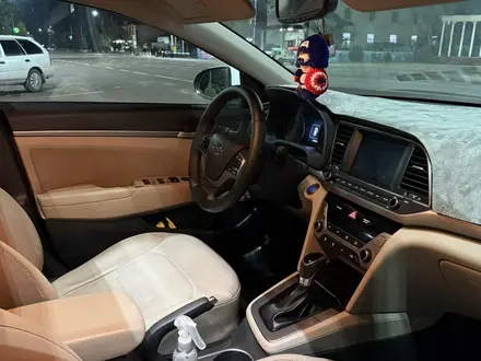 Hyundai Elantra 2017 года за 7 000 000 тг. в Алматы – фото 4