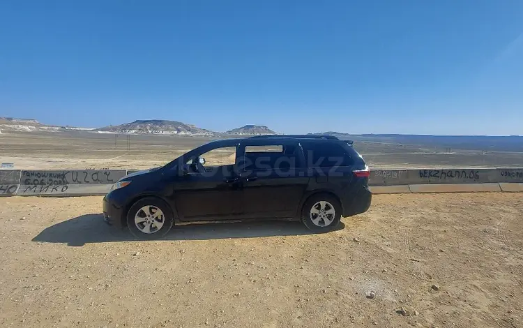 Toyota Sienna 2015 годаүшін13 500 000 тг. в Актау