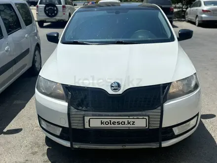 Skoda Rapid 2016 года за 3 850 000 тг. в Атырау