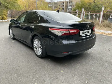 Toyota Camry 2019 года за 13 700 000 тг. в Караганда – фото 10