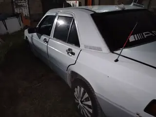Mercedes-Benz 190