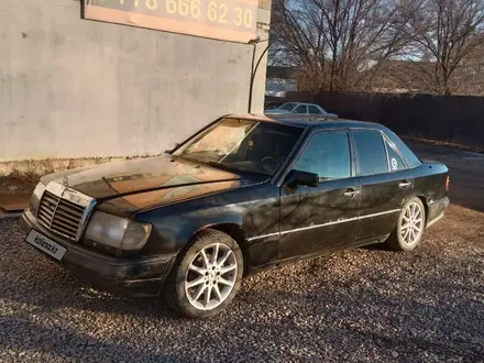 Mercedes-Benz E 200 1993 года за 1 200 000 тг. в Актобе – фото 8