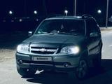 Chevrolet Niva 2014 года за 3 000 000 тг. в Атырау – фото 3
