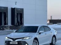 Toyota Camry 2020 года за 16 200 000 тг. в Караганда