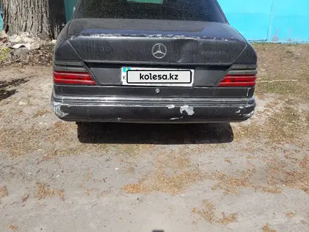 Mercedes-Benz E 260 1992 года за 1 300 000 тг. в Караганда – фото 3