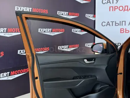 Hyundai Accent 2018 года за 6 500 000 тг. в Атырау – фото 4