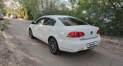 Volkswagen Passat 2013 года за 5 900 000 тг. в Уральск – фото 4
