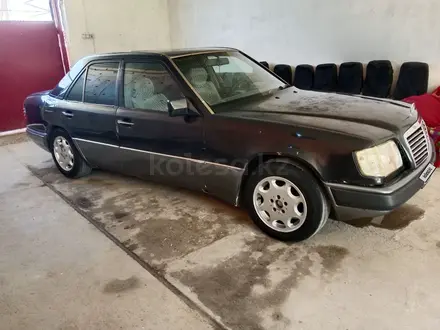 Mercedes-Benz E 220 1993 года за 1 800 000 тг. в Туркестан – фото 4