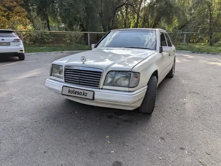 Mercedes-Benz E 280 1994 года за 1 900 000 тг. в Алматы – фото 3