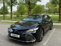 Toyota Camry 2021 года за 16 500 000 тг. в Алматы