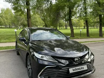 Toyota Camry 2021 года за 16 500 000 тг. в Алматы – фото 4