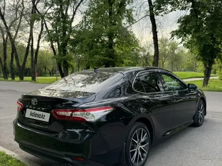 Toyota Camry 2021 года за 16 500 000 тг. в Алматы – фото 8