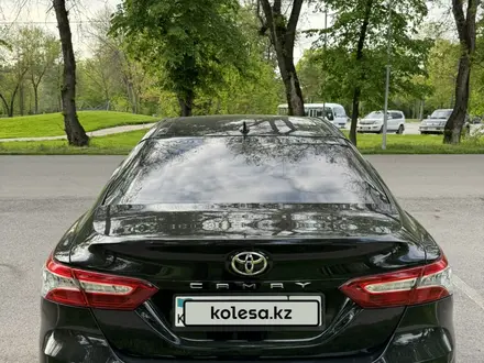 Toyota Camry 2021 года за 16 500 000 тг. в Алматы – фото 10