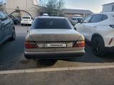 Mercedes-Benz E 230 1993 года за 1 250 000 тг. в Астана – фото 2