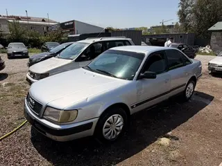 Audi 100