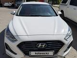 Hyundai Sonata 2019 года за 7 500 000 тг. в Актобе – фото 2