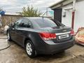 Chevrolet Cruze 2011 года за 3 800 000 тг. в Уральск – фото 2