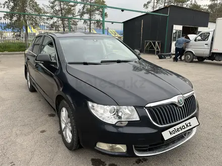 Skoda Superb 2012 года за 4 000 000 тг. в Алматы – фото 11