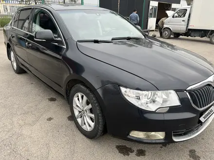 Skoda Superb 2012 года за 4 000 000 тг. в Алматы – фото 4