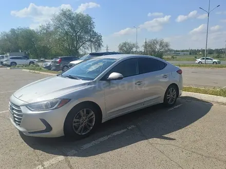 Hyundai Elantra 2017 года за 4 000 000 тг. в Уральск – фото 3