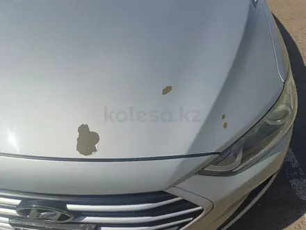 Hyundai Elantra 2017 года за 4 000 000 тг. в Уральск – фото 9