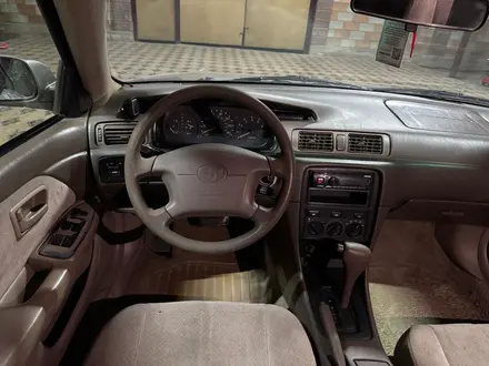 Toyota Camry 2000 года за 4 200 000 тг. в Тараз – фото 3