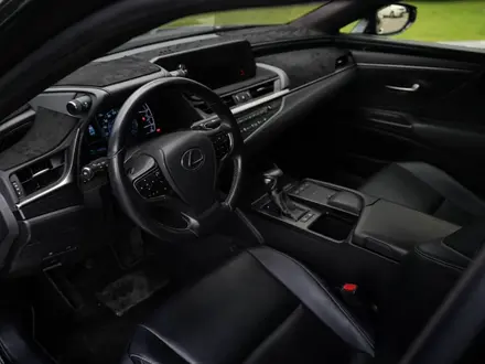 Lexus ES 300h 2019 года за 20 000 000 тг. в Алматы – фото 13