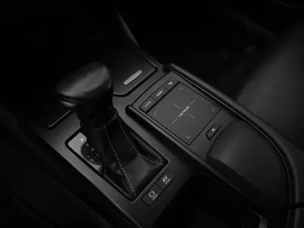 Lexus ES 300h 2019 года за 20 000 000 тг. в Алматы – фото 20