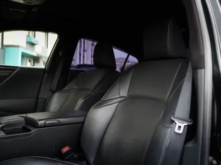 Lexus ES 300h 2019 года за 20 000 000 тг. в Алматы – фото 22