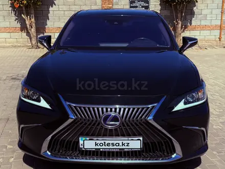 Lexus ES 300h 2019 года за 20 000 000 тг. в Алматы – фото 2
