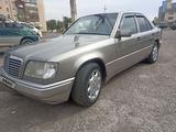 Mercedes-Benz E 220 1994 годаүшін2 300 000 тг. в Тараз