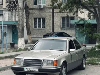 Mercedes-Benz E 230