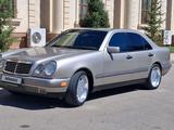 Mercedes-Benz E 320 1996 годаүшін3 800 000 тг. в Жезказган